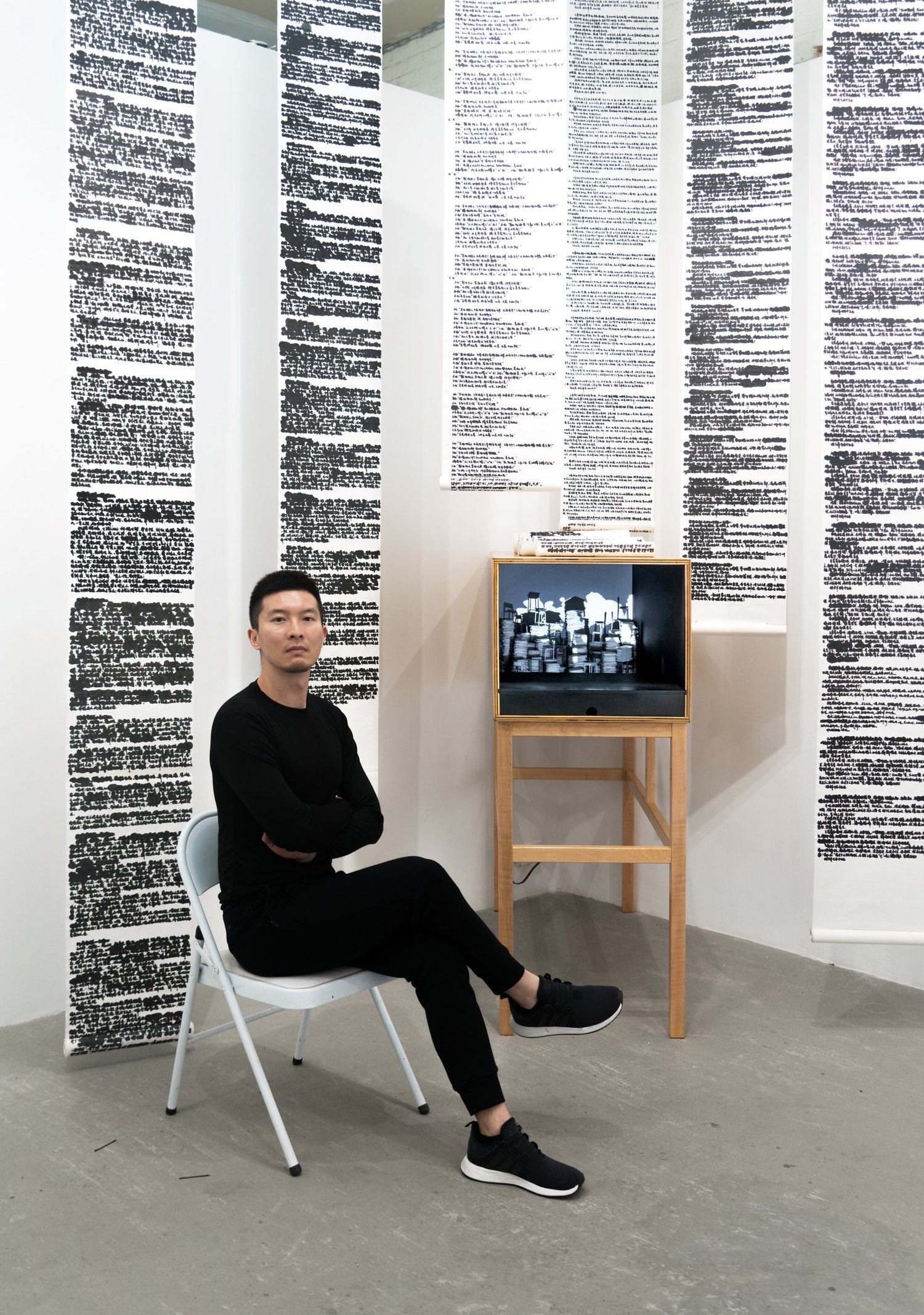 Tianlan Deng ‘CAVE’ at Royal Society of American Art Gallery, Photographed by Aoqian Wu, 2020.